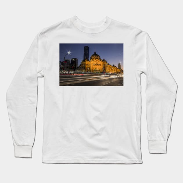 Flinders Street Station, Melbourne, Victoria, Australia. Long Sleeve T-Shirt by VickiWalsh